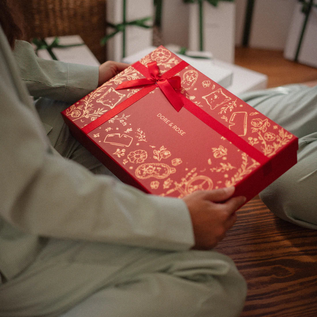 Gift Card: Masaje Sueco (60min) + Dore and Rose Sleep Red Big Box Kit