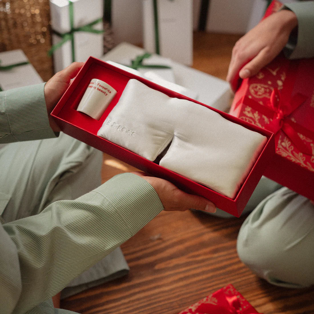 Gift Card: Facial Limpieza Profunda + Masaje Sueco (60min) + Sleep Red Small Box